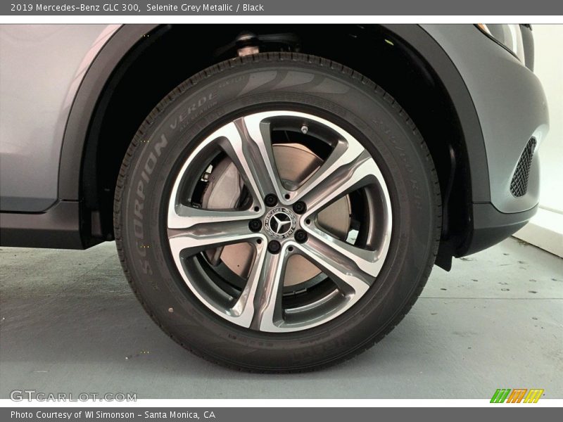 Selenite Grey Metallic / Black 2019 Mercedes-Benz GLC 300