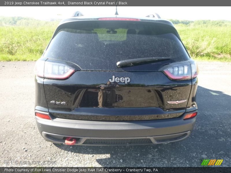 Diamond Black Crystal Pearl / Black 2019 Jeep Cherokee Trailhawk 4x4