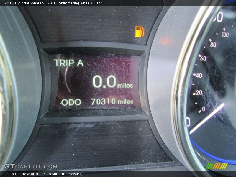 Shimmering White / Black 2013 Hyundai Sonata SE 2.0T