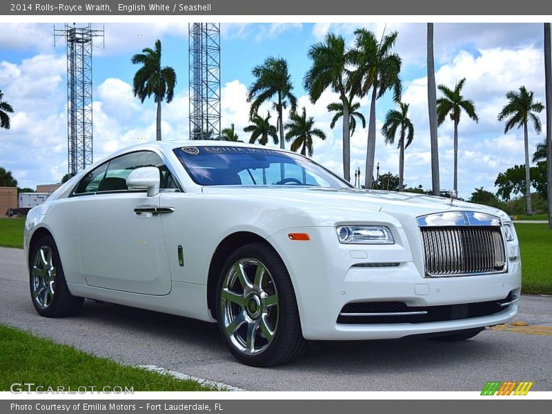 Front 3/4 View of 2014 Wraith 