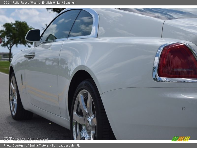 English White / Seashell 2014 Rolls-Royce Wraith