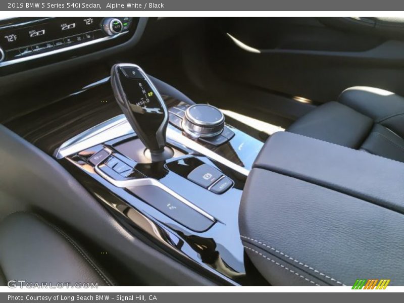 Alpine White / Black 2019 BMW 5 Series 540i Sedan