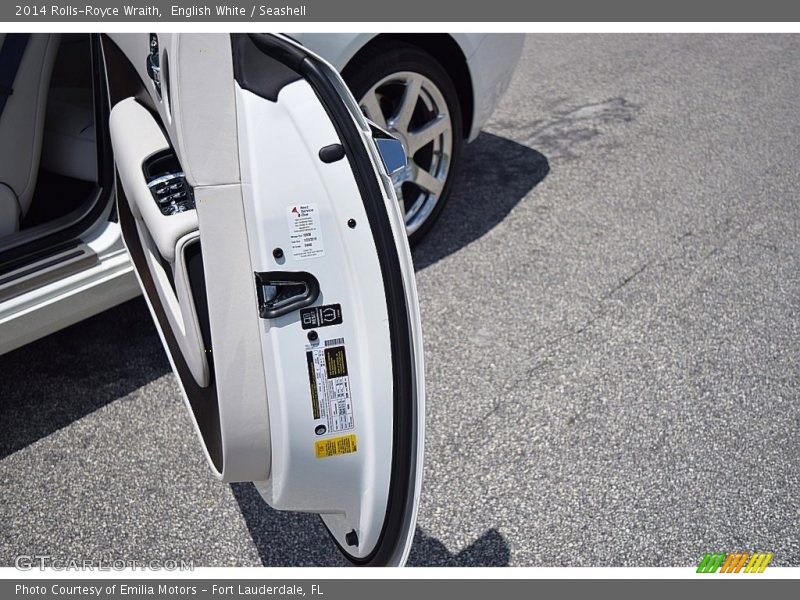 Door Panel of 2014 Wraith 