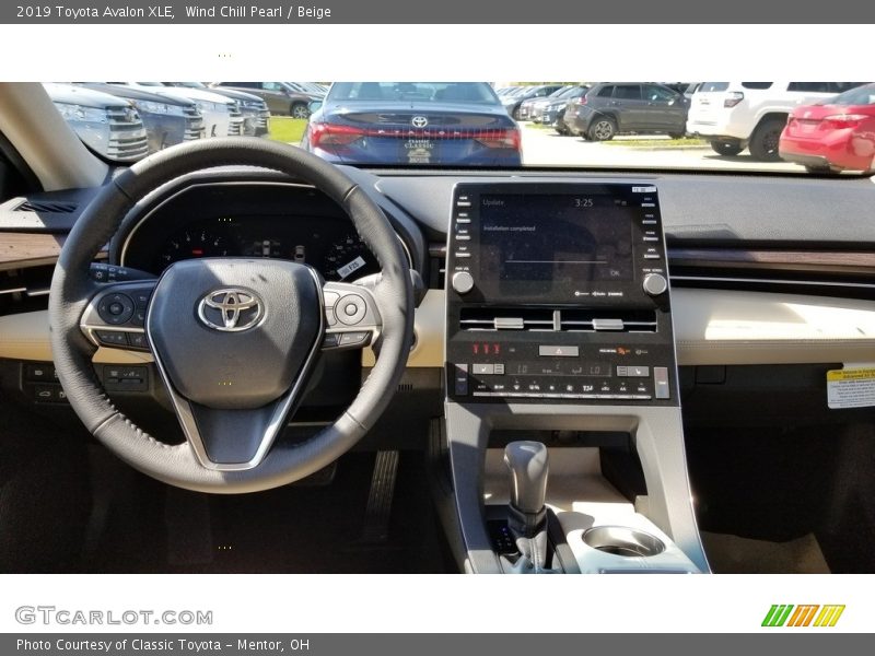 Wind Chill Pearl / Beige 2019 Toyota Avalon XLE