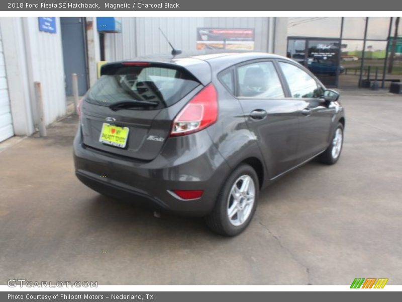Magnetic / Charcoal Black 2018 Ford Fiesta SE Hatchback