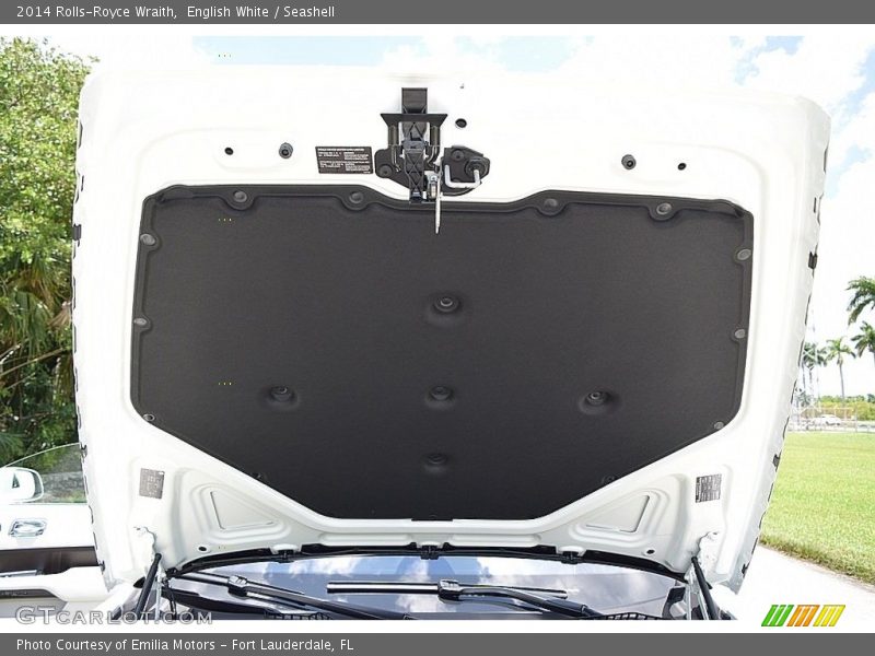 English White / Seashell 2014 Rolls-Royce Wraith