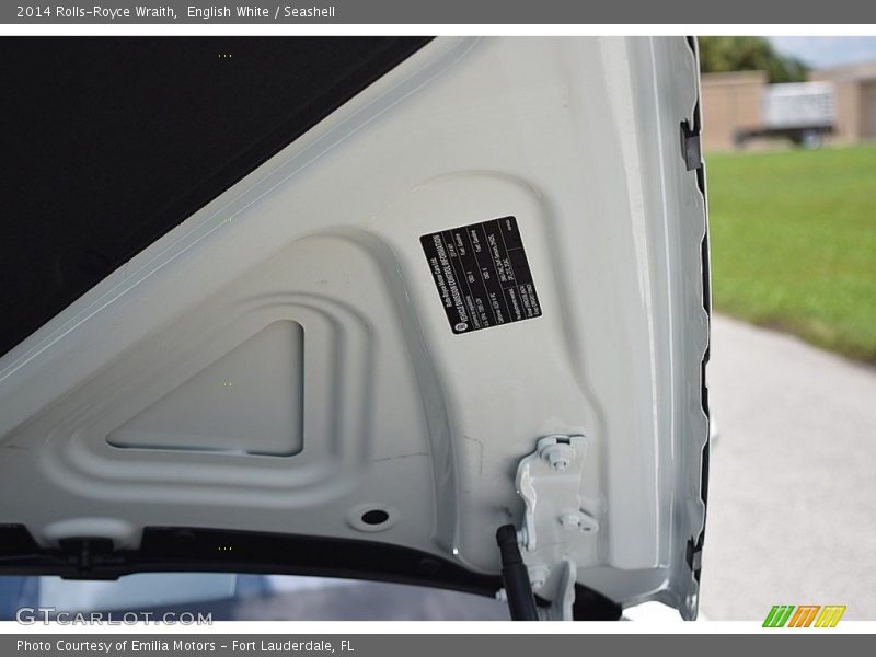 English White / Seashell 2014 Rolls-Royce Wraith