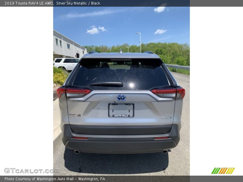 Silver Sky Metallic / Black 2019 Toyota RAV4 LE AWD