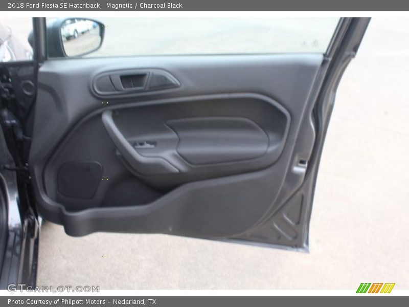 Magnetic / Charcoal Black 2018 Ford Fiesta SE Hatchback
