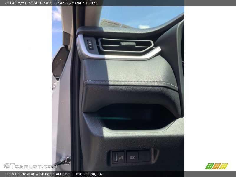Silver Sky Metallic / Black 2019 Toyota RAV4 LE AWD