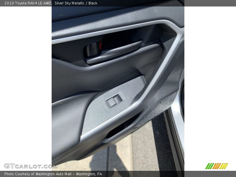 Silver Sky Metallic / Black 2019 Toyota RAV4 LE AWD