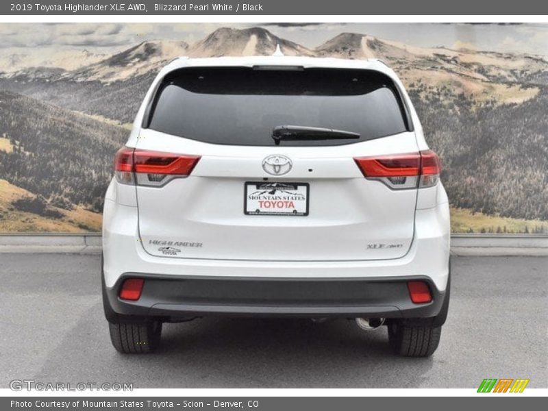 Blizzard Pearl White / Black 2019 Toyota Highlander XLE AWD