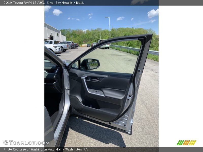 Silver Sky Metallic / Black 2019 Toyota RAV4 LE AWD