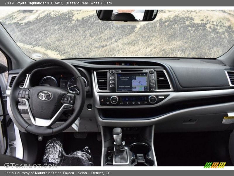 Blizzard Pearl White / Black 2019 Toyota Highlander XLE AWD
