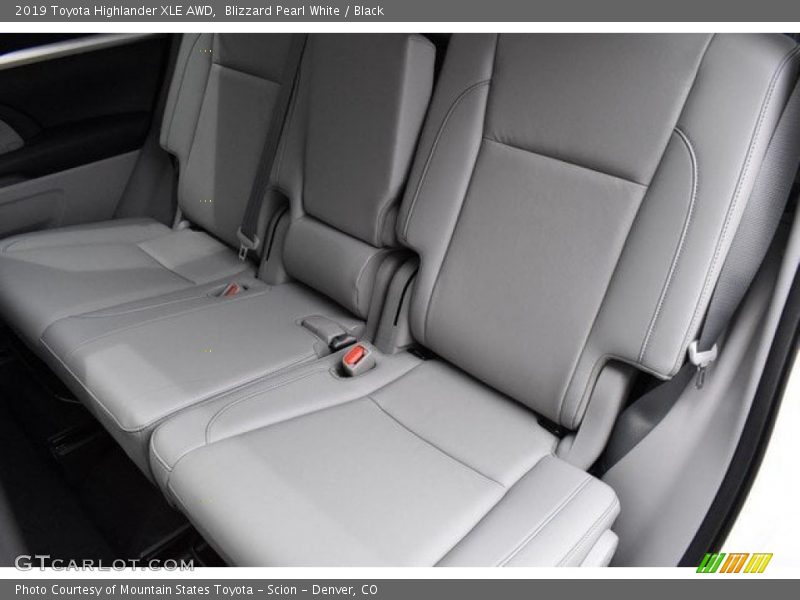 Blizzard Pearl White / Black 2019 Toyota Highlander XLE AWD