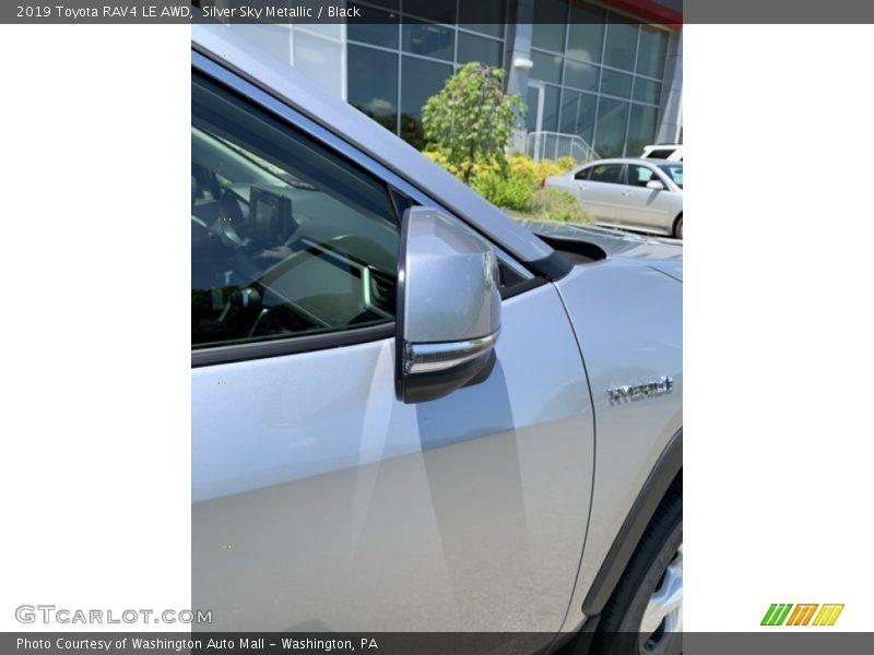 Silver Sky Metallic / Black 2019 Toyota RAV4 LE AWD