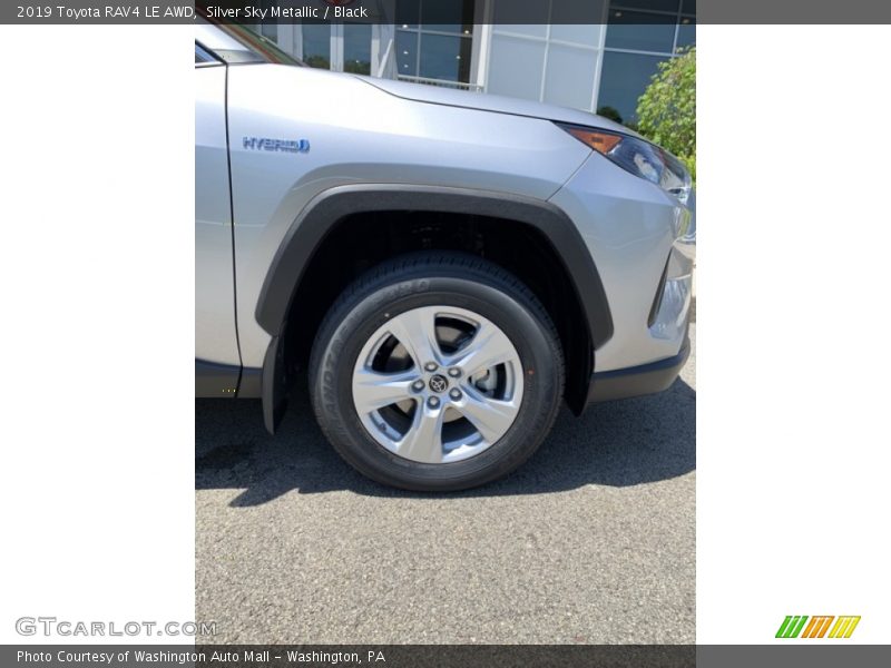 Silver Sky Metallic / Black 2019 Toyota RAV4 LE AWD