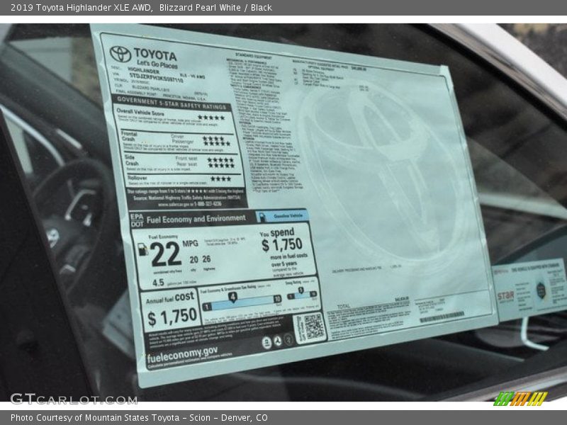 Blizzard Pearl White / Black 2019 Toyota Highlander XLE AWD