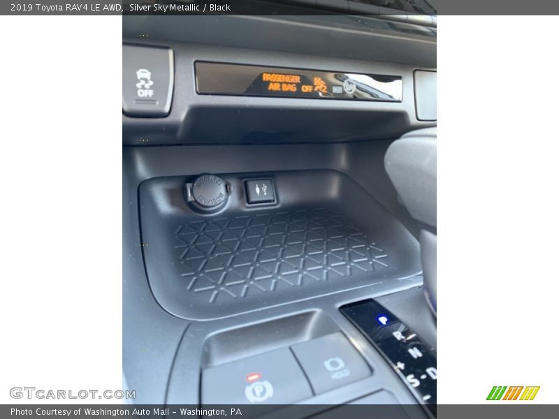 Silver Sky Metallic / Black 2019 Toyota RAV4 LE AWD