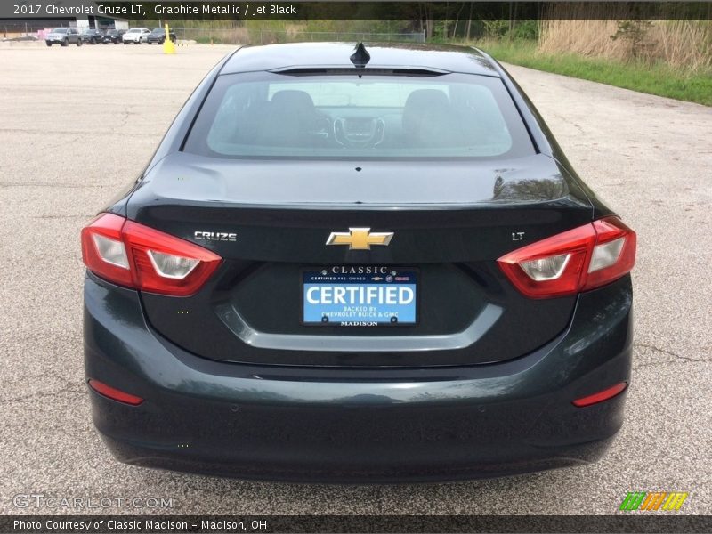 Graphite Metallic / Jet Black 2017 Chevrolet Cruze LT