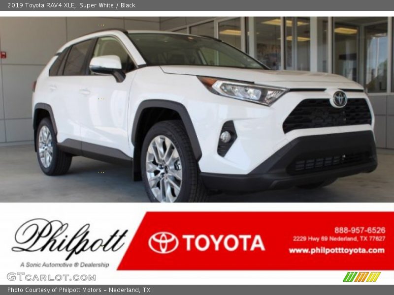 Super White / Black 2019 Toyota RAV4 XLE
