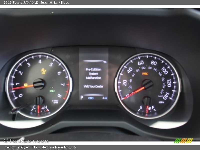 Super White / Black 2019 Toyota RAV4 XLE