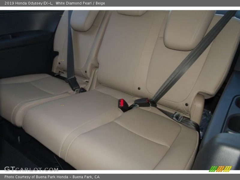 White Diamond Pearl / Beige 2019 Honda Odyssey EX-L