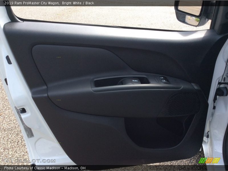 Bright White / Black 2019 Ram ProMaster City Wagon