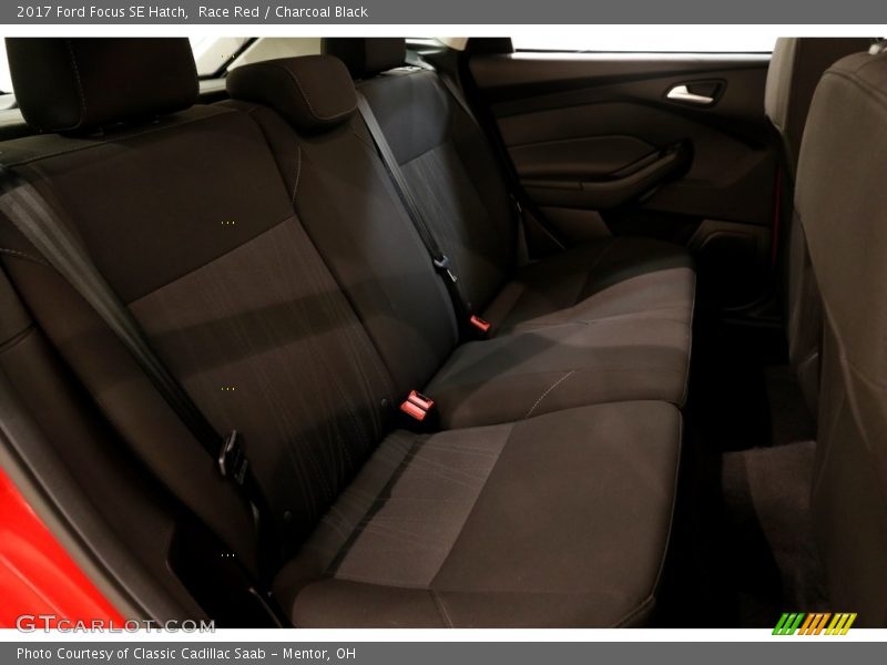Race Red / Charcoal Black 2017 Ford Focus SE Hatch