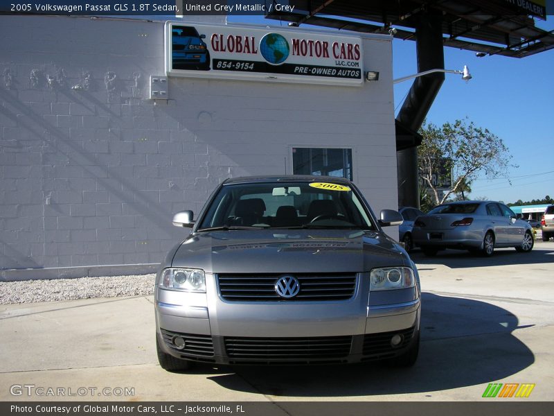 United Grey Metallic / Grey 2005 Volkswagen Passat GLS 1.8T Sedan
