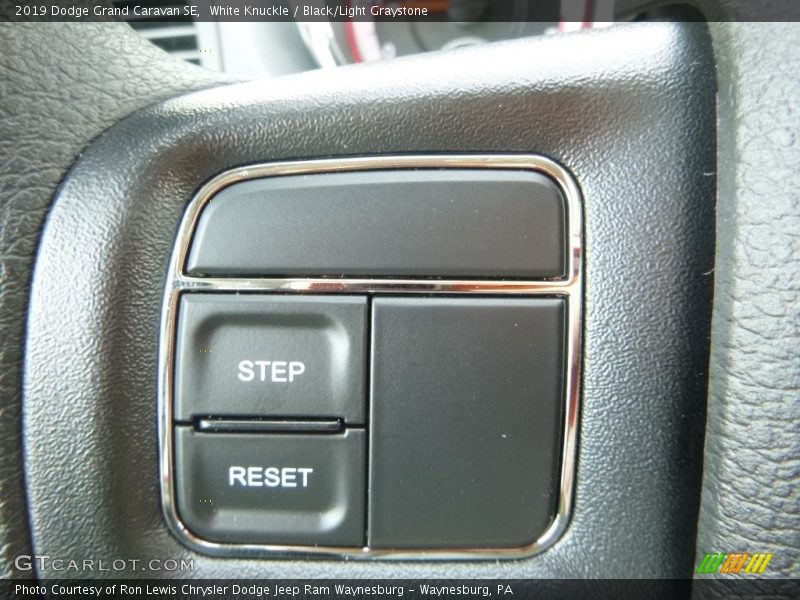 White Knuckle / Black/Light Graystone 2019 Dodge Grand Caravan SE