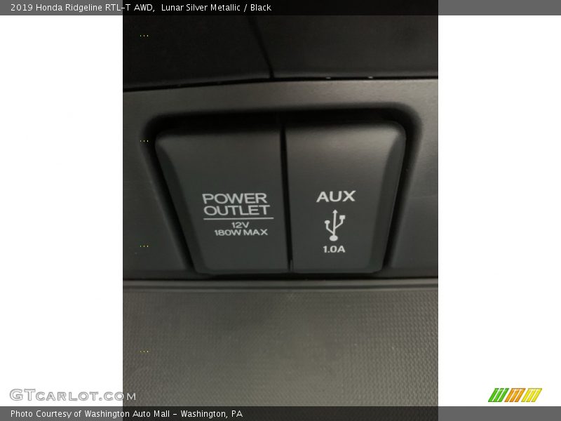 Lunar Silver Metallic / Black 2019 Honda Ridgeline RTL-T AWD