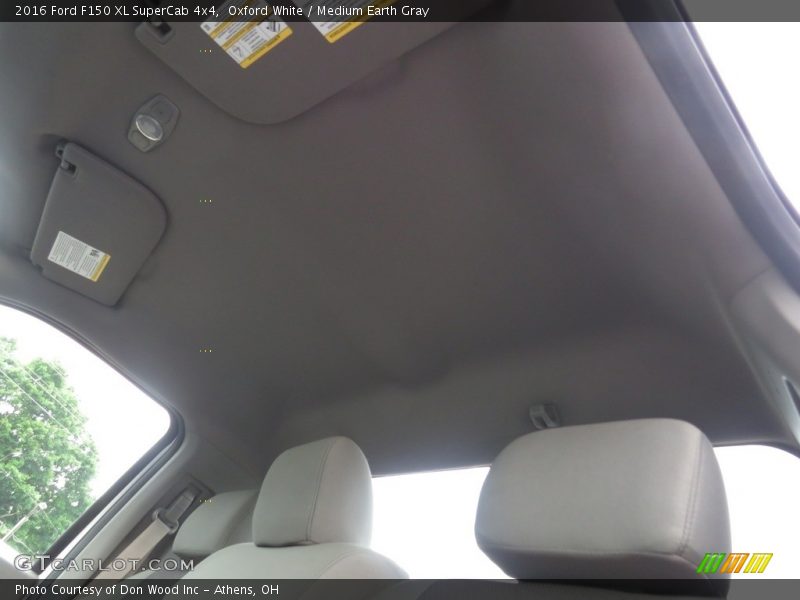 Oxford White / Medium Earth Gray 2016 Ford F150 XL SuperCab 4x4