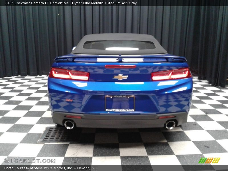 Hyper Blue Metallic / Medium Ash Gray 2017 Chevrolet Camaro LT Convertible
