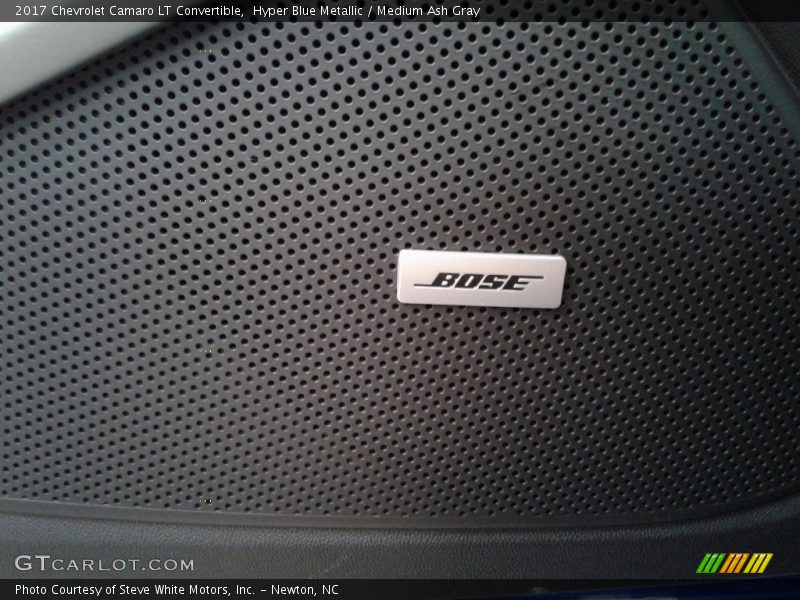 Hyper Blue Metallic / Medium Ash Gray 2017 Chevrolet Camaro LT Convertible