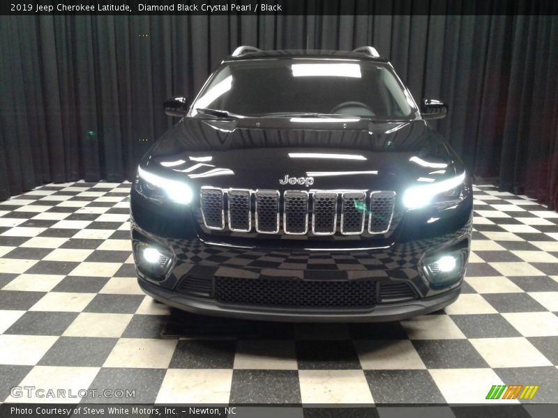 Diamond Black Crystal Pearl / Black 2019 Jeep Cherokee Latitude