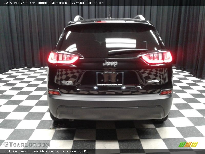Diamond Black Crystal Pearl / Black 2019 Jeep Cherokee Latitude