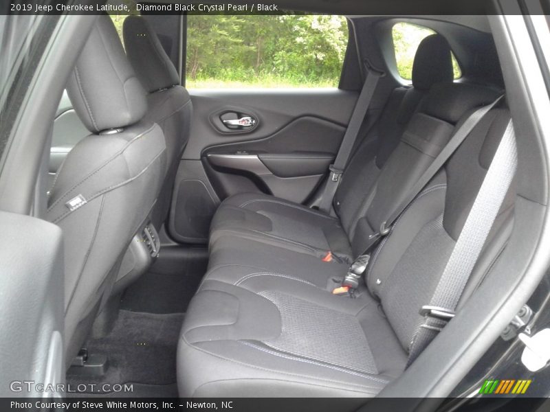Diamond Black Crystal Pearl / Black 2019 Jeep Cherokee Latitude