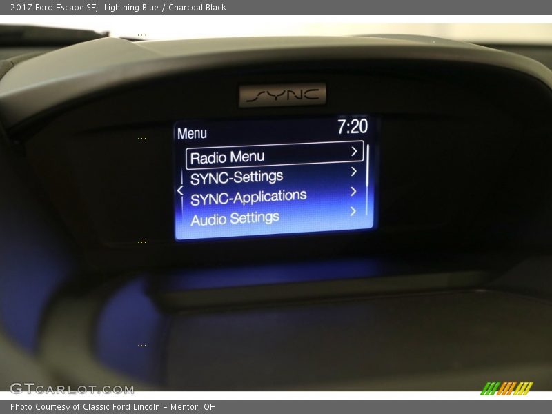Lightning Blue / Charcoal Black 2017 Ford Escape SE