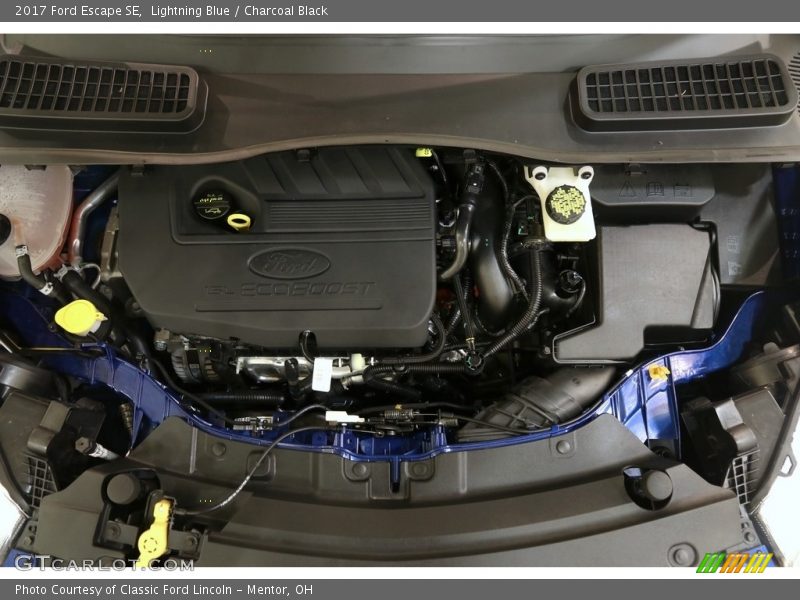 Lightning Blue / Charcoal Black 2017 Ford Escape SE