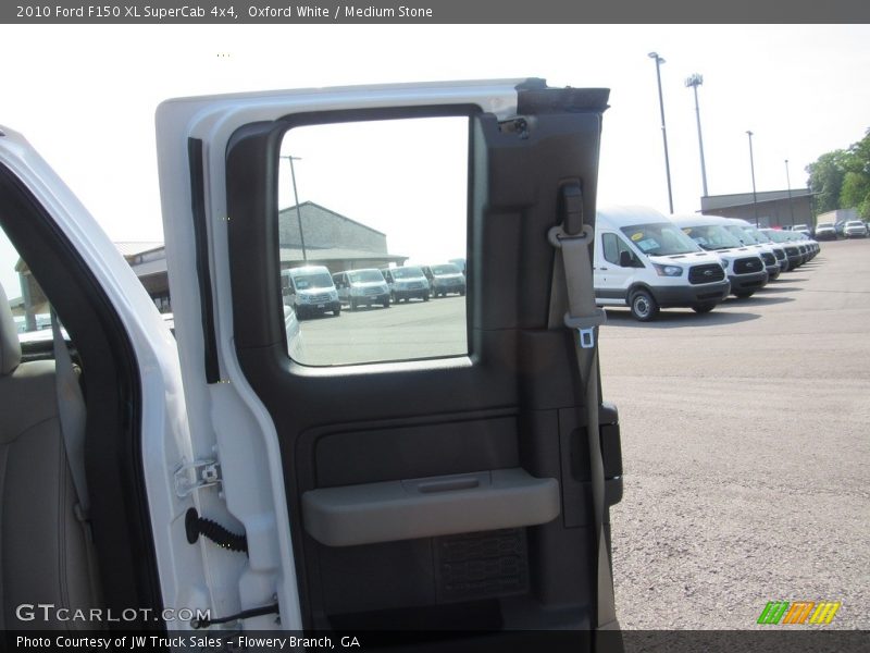 Oxford White / Medium Stone 2010 Ford F150 XL SuperCab 4x4