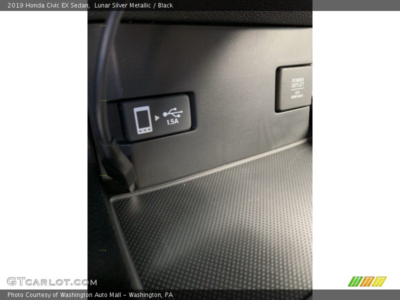 Lunar Silver Metallic / Black 2019 Honda Civic EX Sedan