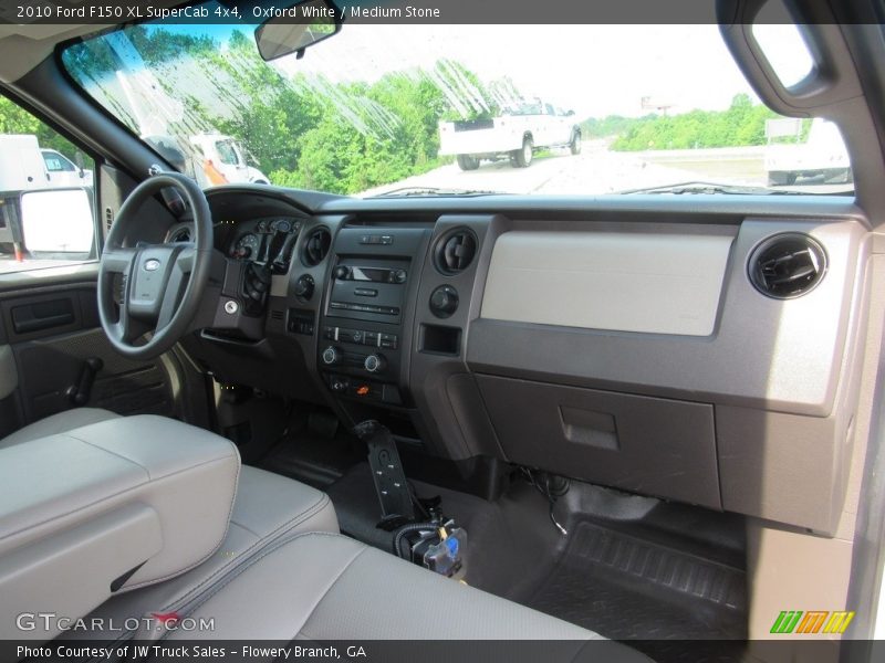 Oxford White / Medium Stone 2010 Ford F150 XL SuperCab 4x4