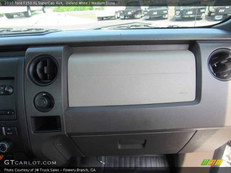 Oxford White / Medium Stone 2010 Ford F150 XL SuperCab 4x4