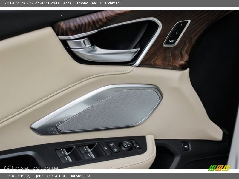 White Diamond Pearl / Parchment 2019 Acura RDX Advance AWD