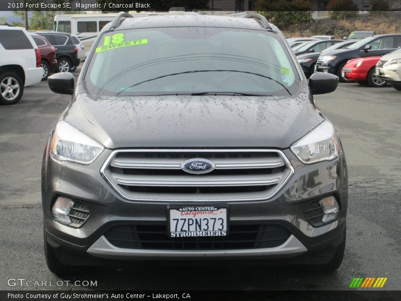 Magnetic / Charcoal Black 2018 Ford Escape SE