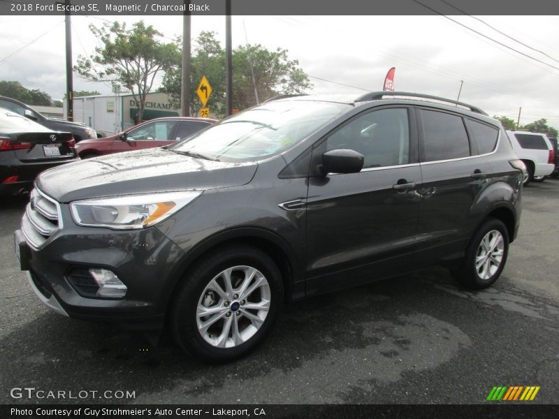 Magnetic / Charcoal Black 2018 Ford Escape SE