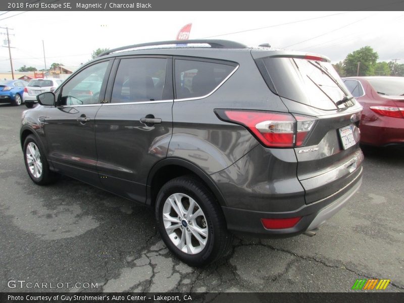 Magnetic / Charcoal Black 2018 Ford Escape SE