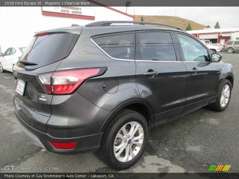 Magnetic / Charcoal Black 2018 Ford Escape SE