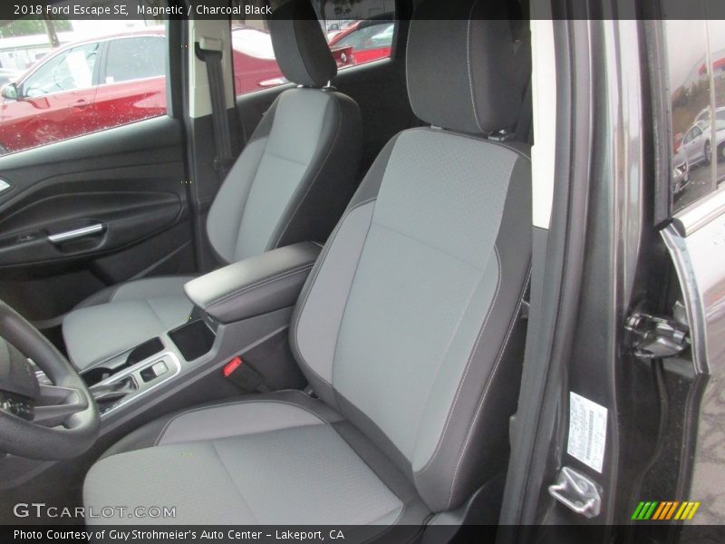 Magnetic / Charcoal Black 2018 Ford Escape SE